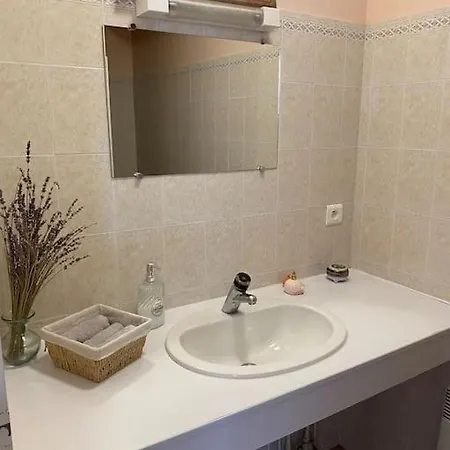 Proche De Conques * Nauviale